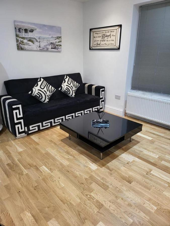 Apartmán Fancy Basement Flat A Londýn Exteriér fotografie