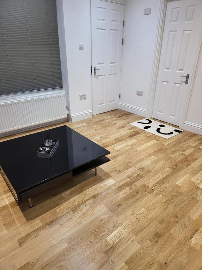 Apartmán Fancy Basement Flat A Londýn Exteriér fotografie